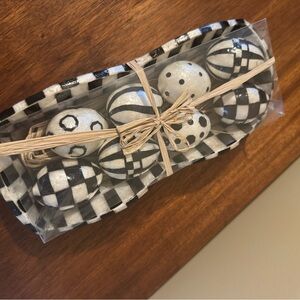 MacKenzie-Childs Black and White Courtly Capiz Checkered Egg Set NWT